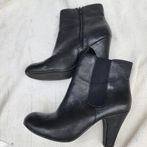 Me Too Orianna black leather ankle boots 10